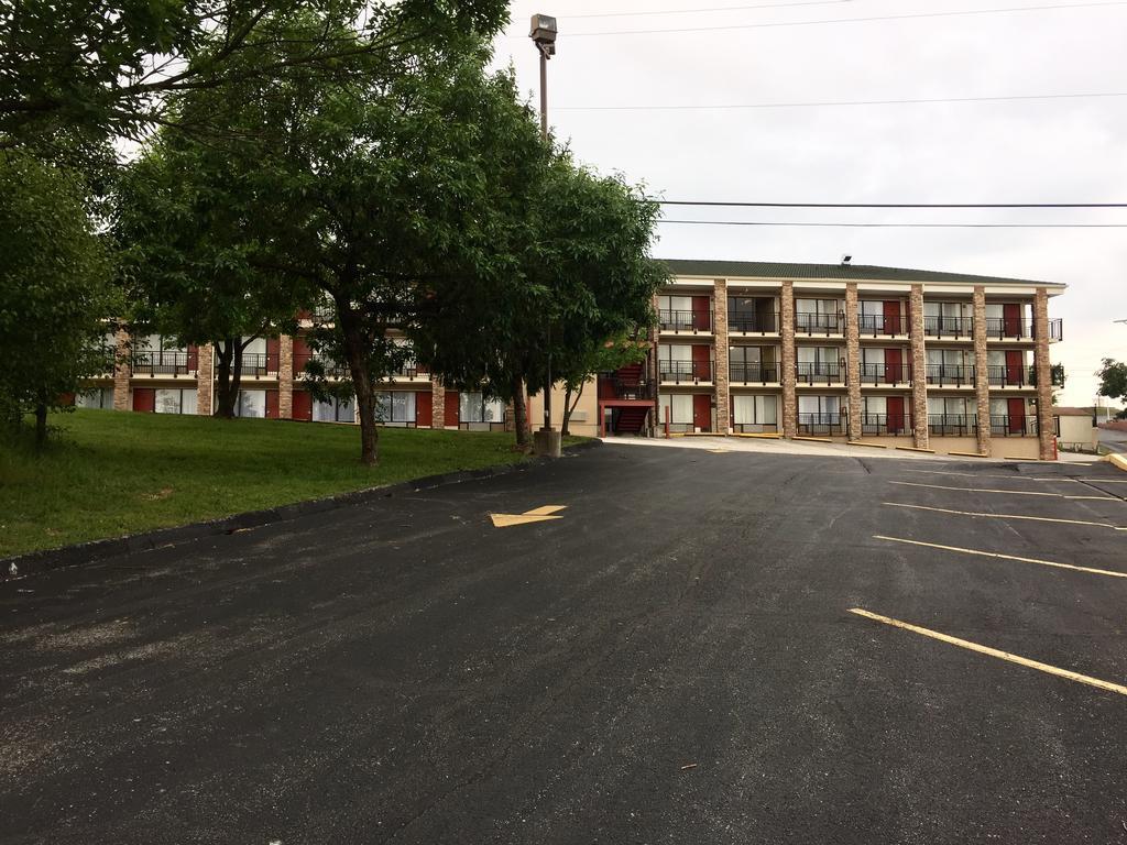Suburban Studios Branson On The Strip Εξωτερικό φωτογραφία